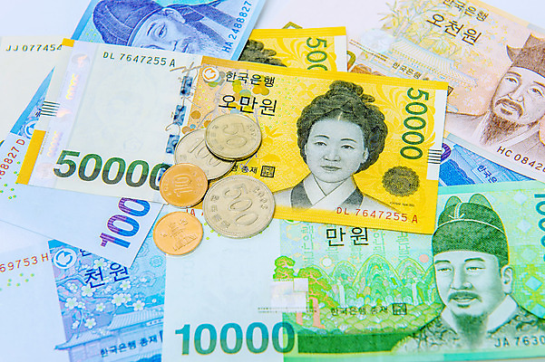 포토 JPG 해외이미지 아시아 백그라운드 지폐 돈 비즈니스 한국 동양인 사람없음 금융 경제 동전 그룹 변화 시장 재산 구매 심볼 오브젝트 무역 투자 상업 가치 대출 100달러 자금 경제학 해외202004 해외포토 교육 나라 산업 컨셉 인종 쇼핑 달러 파일형식