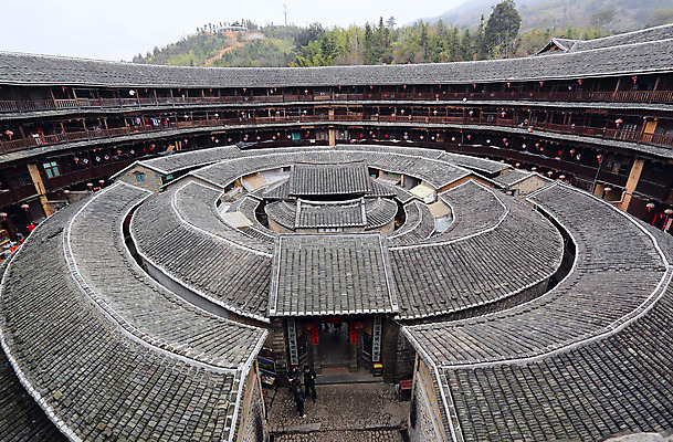 포토 JPG 해외이미지 문화 지구 여행 건축양식 학교 가족 자연 벽돌 주택 미술 풍경 사람없음 건물 세계 마을 탑 중국 흙 봄 시골 사찰 원형 그룹 센터 역사 재산 땅 타일 멀티 해외202004 해외포토 도형 건축물 계절 교육 건축 아시아 관계 종교건축 문화예술 금융 생태계 파일형식
