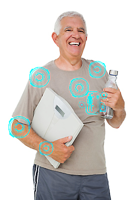 포토 JPG 해외이미지 백인 라이프스타일 노년 남자 행복 스포츠 티셔츠 다이어트 건강 저울 한명 서기 성인 운동 디지털 기구 60대 물병 연습 계량 바디케어 해외202004 해외포토 서양인 1 감정 셔츠 모션 사람 생활 물통 파일형식