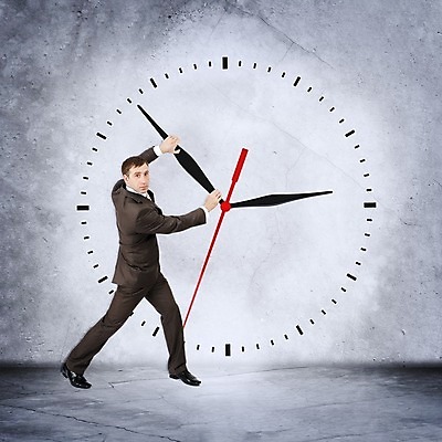 포토 JPG 해외이미지 백인 남자 시계 컨셉 회색배경 한명 사람 성인 금융 숫자 시간 비즈니스맨 출퇴근 그만 성인남자한명만 해외202004 해외포토 서양인 문자 1 백그라운드 비즈니스 경제 회색 직장인 남자한명만 성인남자만 파일형식