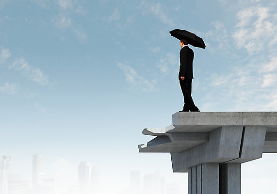 포토 JPG 해외이미지 백인 직업 남자 컨셉 서류가방 가방 비즈니스 하늘 성공 한명 정장 성인 야외 사무실 힘 도시 업무 비즈니스맨 기다림 변화 정상 대표 방향 조경 타운 승진 의심 방법 해외202004 해외포토 서양인 1 잡화 옷 감정 모션 사람 작업 직장인 파일형식