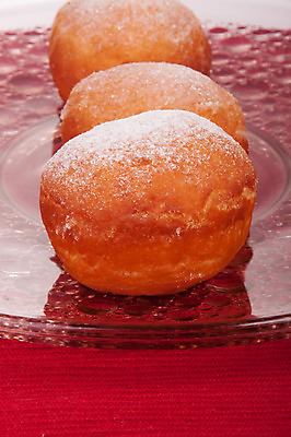 포토 JPG 해외이미지 음식 빵 분홍색 다이어트 탁자 디저트 사람없음 빨간색 컬러풀 갈색 노란색 케이크 초콜릿 얼음 여러개 빵집 튀김 흰색 대접 신선 원형 구멍 도넛 달콤 맛 아침식사 폐기물 설탕 굽기 먹기 뿌리기 속도 칼로리 고립 반투명 페스츄리 해로움 프로스팅 맛있는 해외202004 얼림 해외포토 자연요소 도형 컬러 가구 다수 컨셉 모션 건강 상점 식사 쓰레기 구이 제빵 파일형식