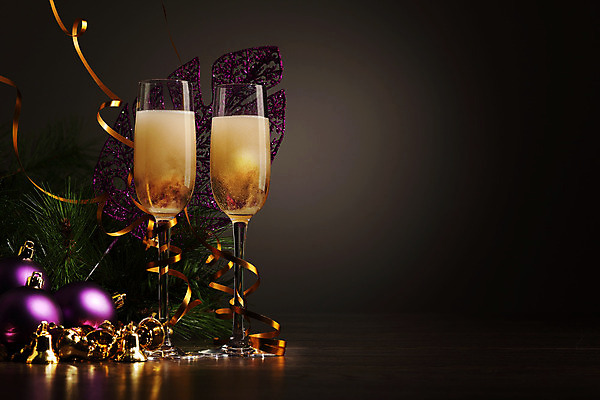 포토 JPG 해외이미지 디자인 기념일 행복 리본 음료 백그라운드 크리스마스 겨울 검은배경 새로움 기념 선물 사랑 사람없음 빛 상자 파티 축제 낭만 축하 알코올 샴페인 샴페인잔 해외202004 해외포토 계절 감정 컨셉 술잔 주류 이벤트 검은색 파일형식