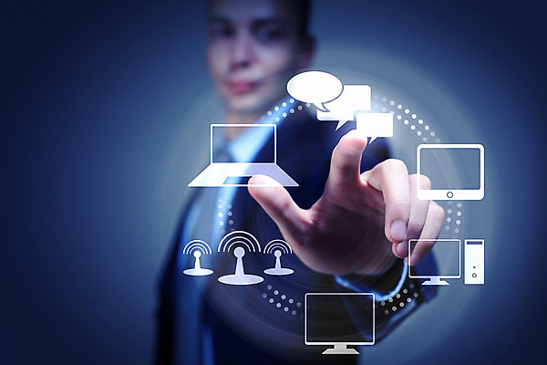 포토 JPG 해외이미지 손 과학 백그라운드 컨셉 인터넷 비즈니스 열쇠 미래 새로움 기술 한명 파란색 컴퓨터 디지털 스크린 모니터 터치 키보드 고급 선택 연결 사이버 스마트 하이테크 방송 언론 클릭 네비게이션 세대 멀티미디어 혁명 인터페이스 입력 터치스크린 가상 사용자 현실 획기적 효과 해외202004 해외포토 1 컬러 사람 신체부위 전자제품 파일형식