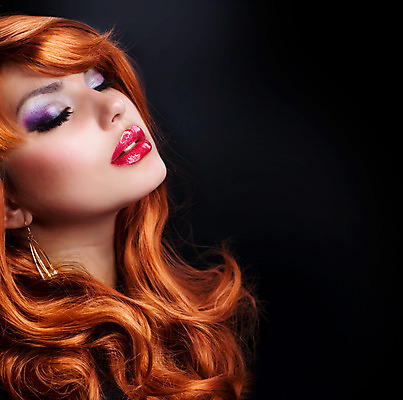 포토 JPG 해외이미지 모델 헤어스타일 손 여자 얼굴 파도 건강 한명 사람 빨간색 빛 유행 상점 검은색 어둠 화장품 립스틱 흰색 화려 고급 손톱 보석 이발 입술 웨이브 열정 광택 생강 돌봄 스타일링 완벽 의료성형뷰티 스타일 해외202004 관능적 해외포토 1 감정 바다 컬러 컨셉 채소 모션 신체부위 뷰티 광석 파일형식