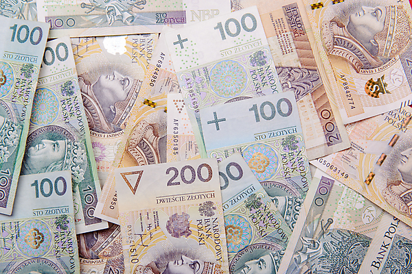 포토 JPG 해외이미지 유럽 백그라운드 지폐 돈 2 밭 비즈니스 사람없음 초록색 금융 경제 금속 동전 저축 흰색 시장 재산 구매 은색 투자 광택 폴란드 대출 빚 100달러 깊이 세금 해외202004 해외포토 나라 컬러 농업 재질 쇼핑 달러 파일형식