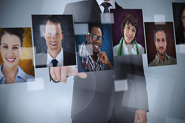 포토 JPG 해외이미지 백인 여자 남자 얼굴 40대 중년 50대 비즈니스 여러명 상반신 20대 앞모습 스크린 터치 가리킴 비즈니스맨 선택 경영자 채용 터치스크린 후보 해외202004 해외포토 서양인 뷰포인트 다수 컨셉 사람 손짓 청년 성인 신체부위 직장인 리더 파일형식