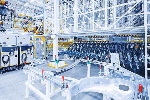 포토 JPG 해외이미지 식물 산업 공장 자동차 새로움 선반 프레임 실내 사람없음 내부 상점 금속 기계 장비 과학기술 제조 상품 주식 가득함 묘사 창고 수납 무거움 분배 철강 공급 많음 해외202004 해외포토 육상교통 가구 컨셉 공업 재질 기술 금융 무게 파일형식