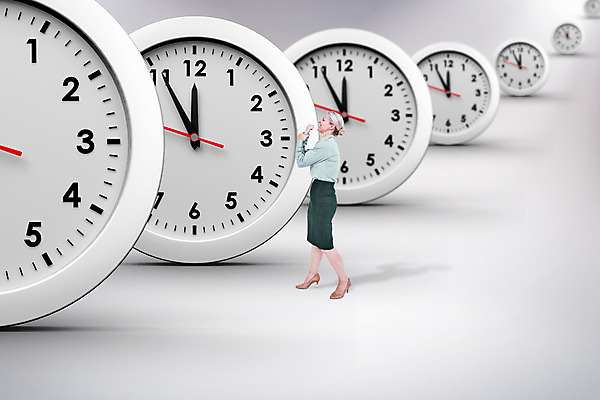 포토 JPG 해외이미지 백인 손 여자 시계 40대 중년 백그라운드 비즈니스 한명 손짓 성인 빛 회색 분노 흰색 시간 비즈니스우먼 스마트 흰배경 스포트라이트 보여주기 마감 카운트다운 스타일 성인여자한명만 해외202004 해외포토 서양인 1 감정 컬러 컨셉 모션 사람 신체부위 직장인 여자한명만 성인여자만 파일형식