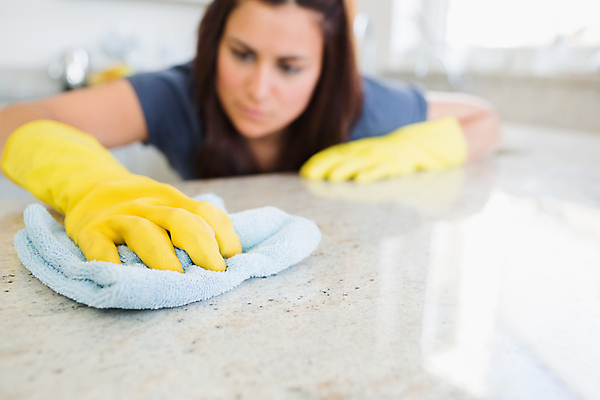 포토 JPG 해외이미지 백인 여자 가사 가정 선반 아파트 실내 한명 20대 주방 오븐 청소 집중 싱크대 흰배경 위생관리 해외202004 해외포토 서양인 1 가구 백그라운드 컨셉 주택 관리 사람 청년 내부 가전제품 흰색 개수대 파일형식
