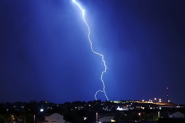 포토 JPG 해외이미지 구름 자연 하늘 날씨 불꽃 주택 세포 파노라마 풍경 사람없음 건물 가로 여름 도시풍경 탑 어둠 에너지 도시 야간 위험 수분 번개 볼트 폭풍 타운 보험 내추럴 뇌우 심각 콜로라도 폭풍우 힘찬 수평선 해외202004 해외포토 자연요소 건축물 계절 컨셉 불 촬영기법 미국 공구 비_날씨 자연재해 생태계 파일형식