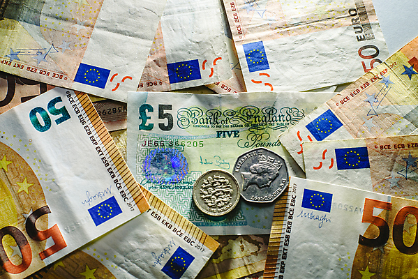 포토 JPG 해외이미지 영어 유럽 백그라운드 컨셉 돈 비즈니스 관계 미래 출입구 영국 사람없음 금융 경제 자유 유로 시장 선택 투표 충돌 불안 파운드 반대 애국심 의심 고립 독립 떠남 위기 유럽연합 전국 정부 정치 통일 브렉시트 해외202004 해외포토 문자 감정 나라 모션 재산 선거 파일형식