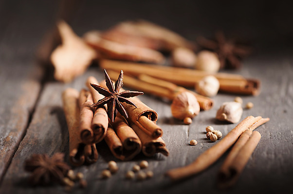 포토 JPG 해외이미지 음식 백그라운드 재료 탁자 건조 요리 사람없음 장식 갈색 주방 조미료 향신료 향 시나몬 해외202004 해외포토 컬러 가구 향미료 파일형식