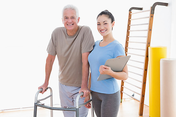 포토 JPG 해외이미지 백인 라이프스타일 여자 남자 행복 함께함 실내 건강 서기 미소 성인 두명 30대 운동복 운동 걷기 강사 헬스장 도움 60대 체육관 바디케어 서류판 해외202004 해외포토 서양인 직업 옷 노년 감정 컨셉 모션 표정 사람 내부 생활 장년 사무용품 헬스 파일형식