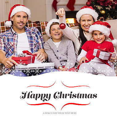 포토 JPG 해외이미지 백인 라이프스타일 디자인 여자 남자 딸 행복 아들 어린이 크리스마스 겨울 거실 산타모자 가정 가족 엄마 크리스마스카드 함께함 따뜻함 선물 사랑 미소 소년 여러명 성인 장식 30대 소파 평화 축제 펼침 장식볼 축하 눈송이 아빠 보여주기 국경 해외202004 해외포토 서양인 모자_잡화 계절 기념일 감정 다수 컨셉 의자 관계 모션 카드_감사 눈_날씨 표정 사람 생활 장년 파일형식