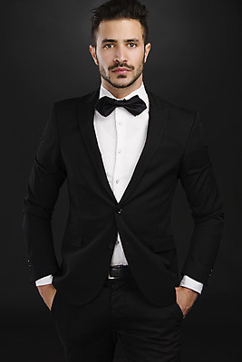 포토 JPG 해외이미지 백인 모델 직업 옷 남자 백그라운드 비즈니스 성공 넥타이 한명 사람 정장 턱시도 섹시 유행 검은색 회색 비즈니스맨 우아함 활 히스패닉 경영 심각 스타일 선두 해외202004 해외포토 서양인 1 잡화 컬러 컨셉 직장인 파일형식