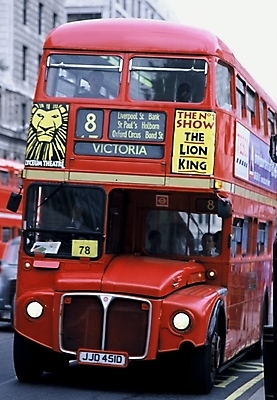포토 JPG 해외풍경 유럽 육상교통 외국문화 교통 한대 영국 버스 야외 런던 이층버스 영국문화 국내포토 1 해외 나라 문화 교통수단 대중교통 풍경 유럽문화 파일형식