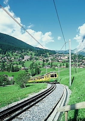 포토 JPG 나무 해외풍경 해외 시설물 현대건축 건축 유럽 길 육상교통 외국문화 교통 해외건축 하늘 풍경 사람없음 기찻길 기차 스위스 융프라우 철도의날 국내포토 식물 건축물 나라 문화 교통수단 대중교통 파일형식 법정기념일