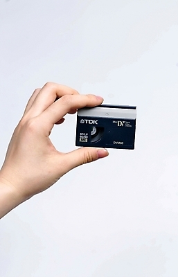 포토 JPG 스튜디오촬영 손 사람 신체부위 신용카드 교통카드 국내포토 실내 금융 파일형식