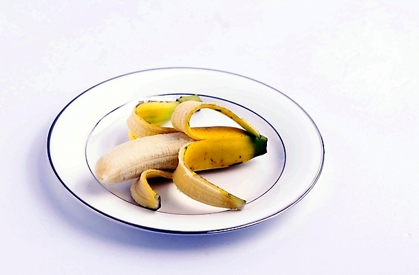 포토 JPG 스튜디오촬영 식물 그릇 접시 과일 바나나 사람없음 한개 껍질 바나나껍질 국내포토 1 식기 실내 파일형식