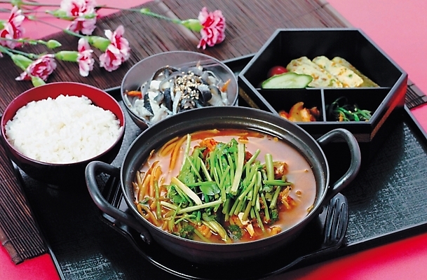 포토 JPG 스튜디오촬영 한식 음식 밥 반찬 사람없음 냄비 찌개 백반 국내포토 실내 솥 파일형식