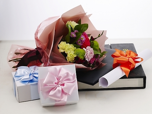 포토 JPG 교육 리본 꽃다발 졸업 선물 사람없음 장식 졸업장 오브젝트 졸업앨범 국내포토 꽃 앨범 파일형식