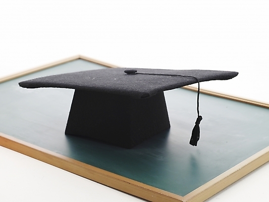 포토 JPG 모자 잡화 교육 학사모 졸업 사람없음 칠판 국내포토 모자_잡화 파일형식