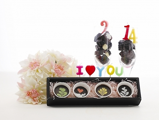 포토 JPG 기념일 꽃 음식 포장 초 디저트 발렌타인데이 선물 누끼 사람없음 상자 초콜릿 국내포토 식물 데이이벤트 이벤트 파일형식