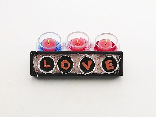 포토 JPG 문자 기호 알파벳 기념일 음식 포장 초 촛불 디저트 발렌타인데이 선물 사랑 누끼 사람없음 상자 초콜릿 국내포토 영어 감정 데이이벤트 이벤트 파일형식