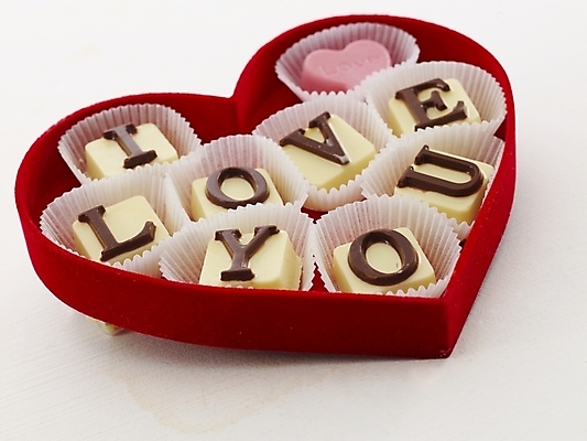 포토 JPG 문자 기호 알파벳 기념일 음식 포장 디저트 발렌타인데이 선물 사랑 누끼 사람없음 초콜릿 하트 국내포토 모양 영어 감정 데이이벤트 이벤트 파일형식