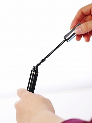 포토 JPG 손 손짓 신체부위 화장 뷰티 화장품 미용용품 마스카라 국내포토 모션 사람 오브젝트 파일형식