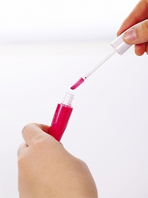 포토 JPG 손 손짓 신체부위 화장 뷰티 화장품 미용용품 립글로스 국내포토 모션 사람 오브젝트 파일형식