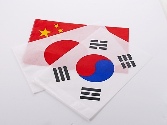 포토 JPG 나라 외국문화 협력 한국 사람없음 일본 중국 국기 태극기 국제관계 삼국 외교 외교관계 국내포토 아시아 문화 경제 국제 파일형식
