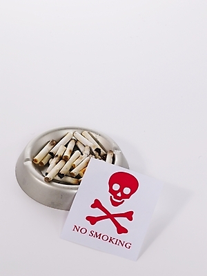 포토 JPG 캠페인 생활용품 담배 사람없음 팻말 알림 금연 담배꽁초 재떨이 국내포토 프레임 사회이슈 오브젝트 파일형식