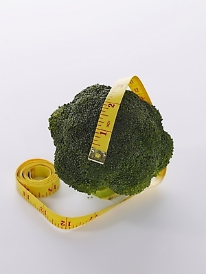 포토 JPG 스튜디오촬영 웰빙 음식 몸매관리 다이어트 채소 식재료 수치 줄자 자 건강 누끼 사람없음 초록색 한개 뷰티 건강관리 브로콜리 조절 국내포토 1 컬러 그래프 문구용품 실내 관리 파일형식