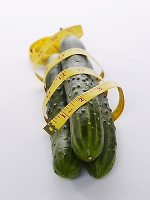 포토 JPG 스튜디오촬영 웰빙 음식 몸매관리 다이어트 채소 식재료 수치 오이 줄자 자 건강 누끼 사람없음 초록색 뷰티 건강관리 세개 조절 국내포토 컬러 그래프 문구용품 실내 관리 3 파일형식