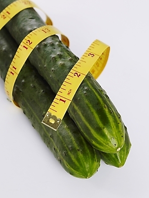 포토 JPG 스튜디오촬영 웰빙 음식 몸매관리 다이어트 채소 식재료 수치 오이 줄자 자 건강 사람없음 초록색 뷰티 건강관리 세개 조절 국내포토 컬러 그래프 문구용품 실내 관리 3 파일형식