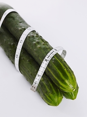 포토 JPG 스튜디오촬영 웰빙 음식 몸매관리 다이어트 채소 식재료 수치 오이 줄자 자 건강 사람없음 초록색 뷰티 건강관리 세개 조절 국내포토 컬러 그래프 문구용품 실내 관리 3 파일형식