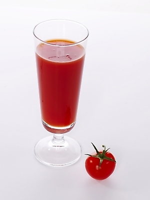 포토 JPG 스튜디오촬영 식물 웰빙 음식 몸매관리 다이어트 토마토 방울토마토 잔 건강 누끼 사람없음 컵 뷰티 건강관리 주스 조절 토마토주스 국내포토 식기 음료 채소 실내 관리 야채주스 파일형식