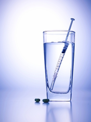 포토 JPG 의학 의료기기 주사기 누끼 사람없음 치료 컵 알약 약 의료용품 국내포토 식기 파일형식