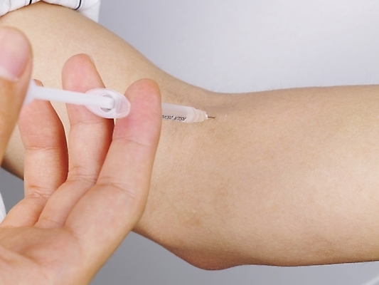 포토 JPG 손 의학 의료기기 주사기 신체부위 치료 약 의료용품 팔 국내포토 사람 파일형식