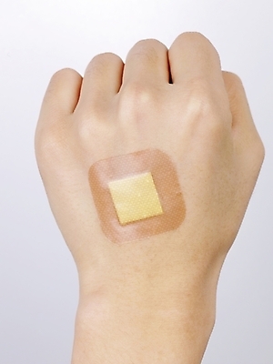 포토 JPG 손 의학 신체부위 치료 약 반창고 상처 국내포토 사람 의료용품 파일형식