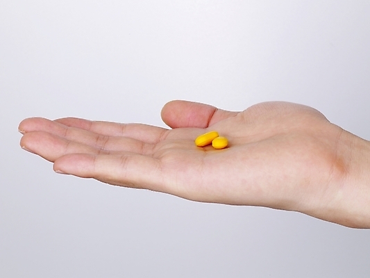 포토 JPG 손 의학 신체부위 치료 알약 약 국내포토 사람 파일형식