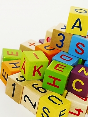 포토 JPG 문자 캐릭터 기호 알파벳 영어 교육 생활용품 놀이 교재 영어교육 근접촬영 사람없음 단어 숫자 쌓기 놀이용품 블록 오브젝트 교육용품 유아교재 유아교구 블록쌓기 나무블록 국내포토 뷰포인트 모션 목재 파일형식