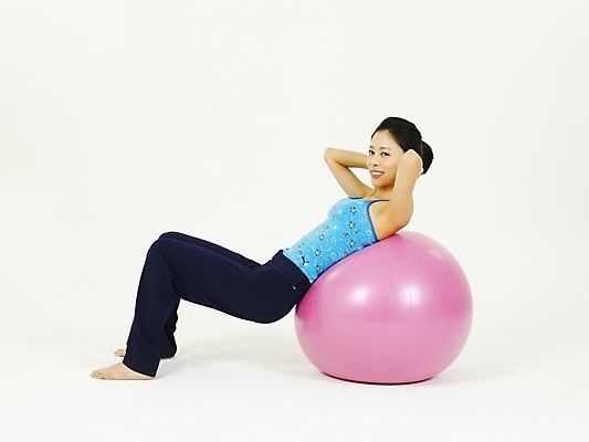 포토 JPG 스튜디오촬영 전신 웰빙 여자 다이어트 공 건강 한명 누끼 사람 동양인 20대 성인 운동 한국인 짐볼 체조 여자만 여자한명만 성인여자만 청년만 청년여자만 성인한명만 청년여자한명만 성인여자한명만 성인만 국내포토 1 실내 인종 청년 파일형식