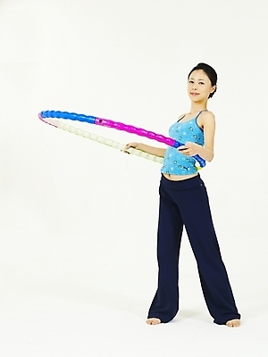 포토 JPG 스튜디오촬영 전신 웰빙 여자 다이어트 건강 한명 누끼 사람 동양인 20대 성인 운동 한국인 훌라후프 여자만 여자한명만 성인여자만 청년만 청년여자만 성인한명만 청년여자한명만 성인여자한명만 성인만 국내포토 1 실내 인종 청년 파일형식