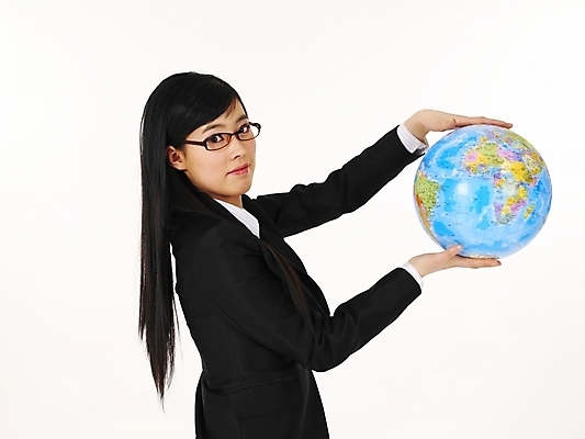 포토 JPG 스튜디오촬영 직업 여자 지구 비즈니스 부분 한명 누끼 사람 정장 상반신 20대 성인 비즈니스라이프 글로벌 지구본 한국인 직장인 비즈니스우먼 여자만 여자한명만 성인여자만 청년만 청년여자만 성인한명만 청년여자한명만 성인여자한명만 성인만 국내포토 1 라이프스타일 옷 실내 동양인 청년 파일형식
