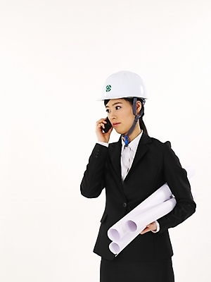 포토 JPG 스튜디오촬영 직업 여자 과학 비즈니스 부분 정보통신 한명 누끼 사람 정장 상반신 20대 성인 비즈니스라이프 스마트폰 통신기기 설계도 한국인 직장인 비즈니스우먼 안전모 건축가 두루마리 전화기 통화 산업기사 여자만 여자한명만 성인여자만 청년만 청년여자만 성인한명만 청년여자한명만 성인여자한명만 성인만 국내포토 1 라이프스타일 옷 통신 모션 건설업 실내 동양인 청년 핸드폰 스마트기기 기계 정보 헬멧 안전장비 파일형식