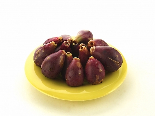 포토 JPG 스튜디오촬영 식물 그릇 접시 열매 컬러 식재료 실내 누끼 근접촬영 사람없음 보라색 컬러푸드 백년초 백련초 국내포토 식기 뷰포인트 파일형식