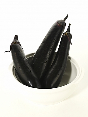 포토 JPG 스튜디오촬영 그릇 컬러 채소 식재료 가지 실내 누끼 근접촬영 사람없음 보라색 대접 컬러푸드 국내포토 식기 뷰포인트 파일형식